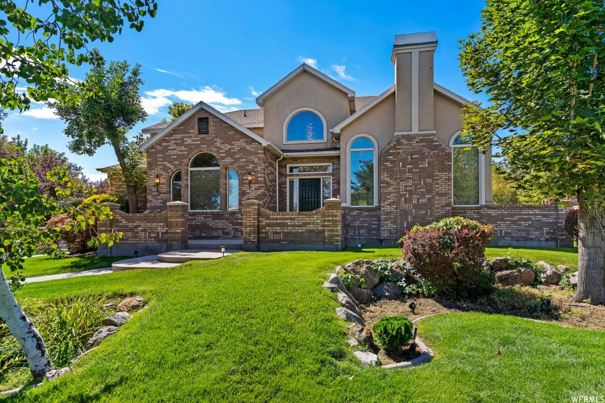 Townhouse for rent at 5852 S Jordan Canal Rd, Salt Lake City, UT 84129