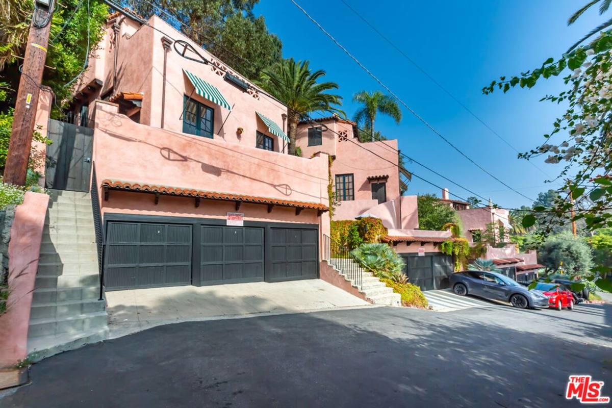 Apartment for rent at 1901 Orchid Ave, Los Angeles, CA 90068