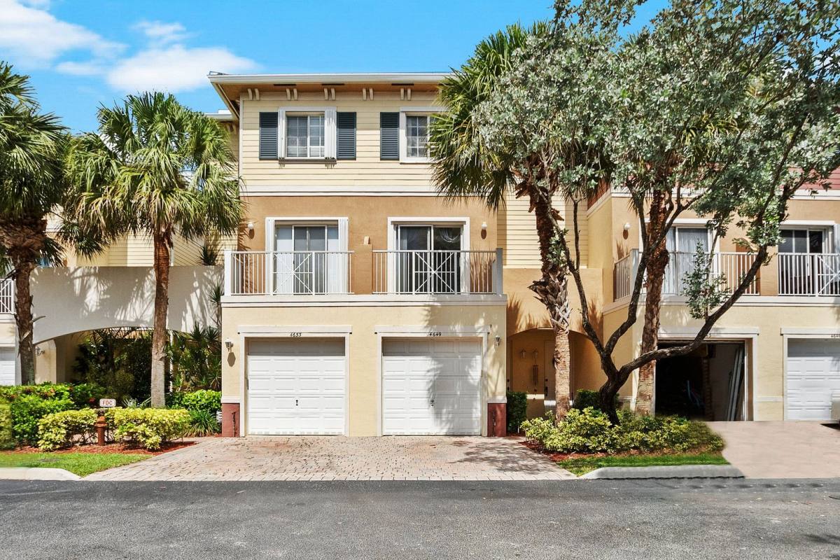 Townhouse for rent at 4649 SW 75th Way, Fort Lauderdale, FL 33314