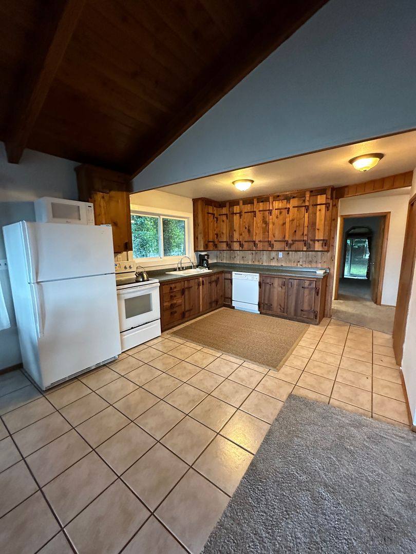House for rent at 33196 Sunset Beach Lane, Warrenton, OR 97146