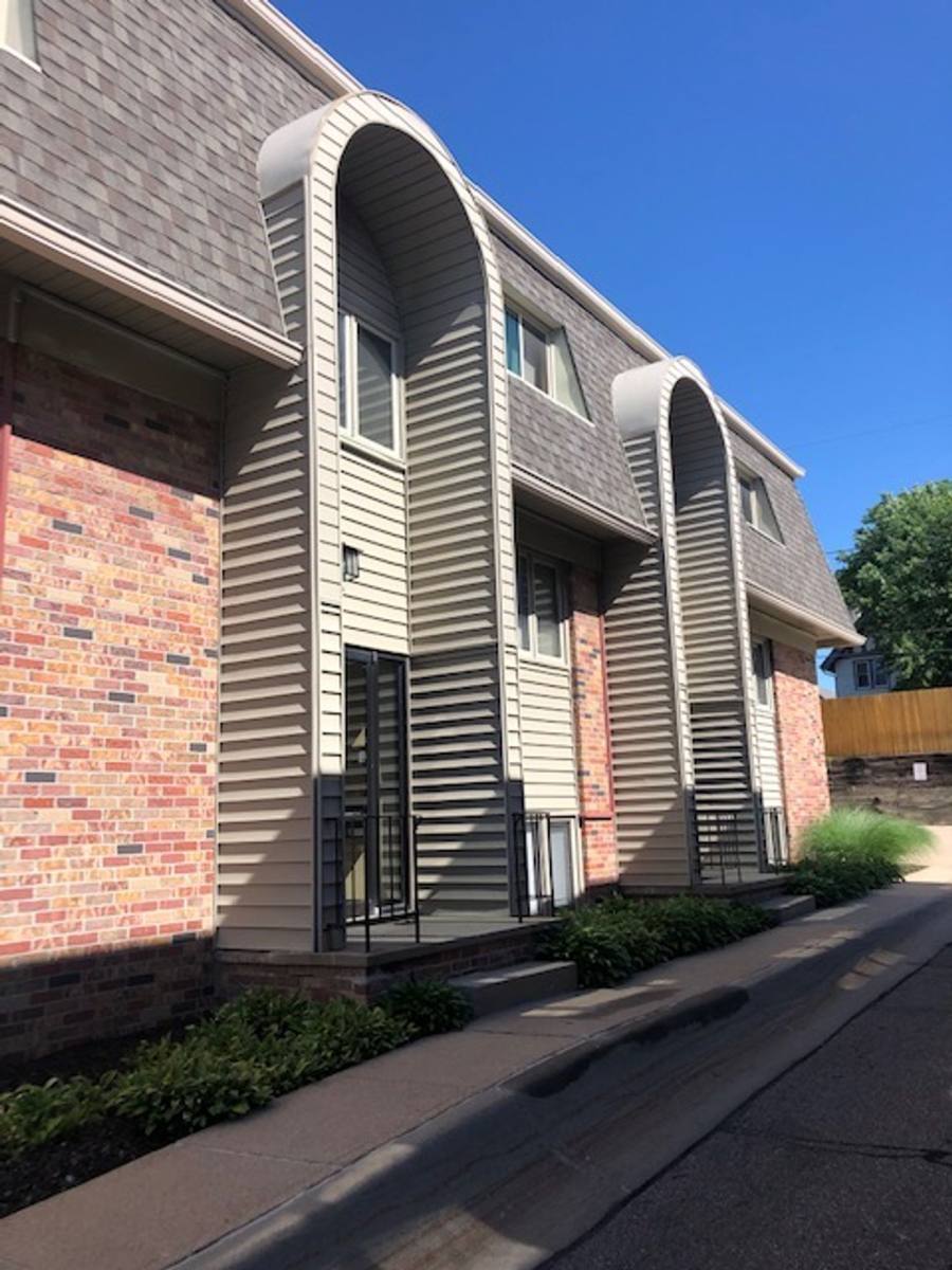 Apartment for rent at 4816 Capitol Ave, Omaha, NE 68132