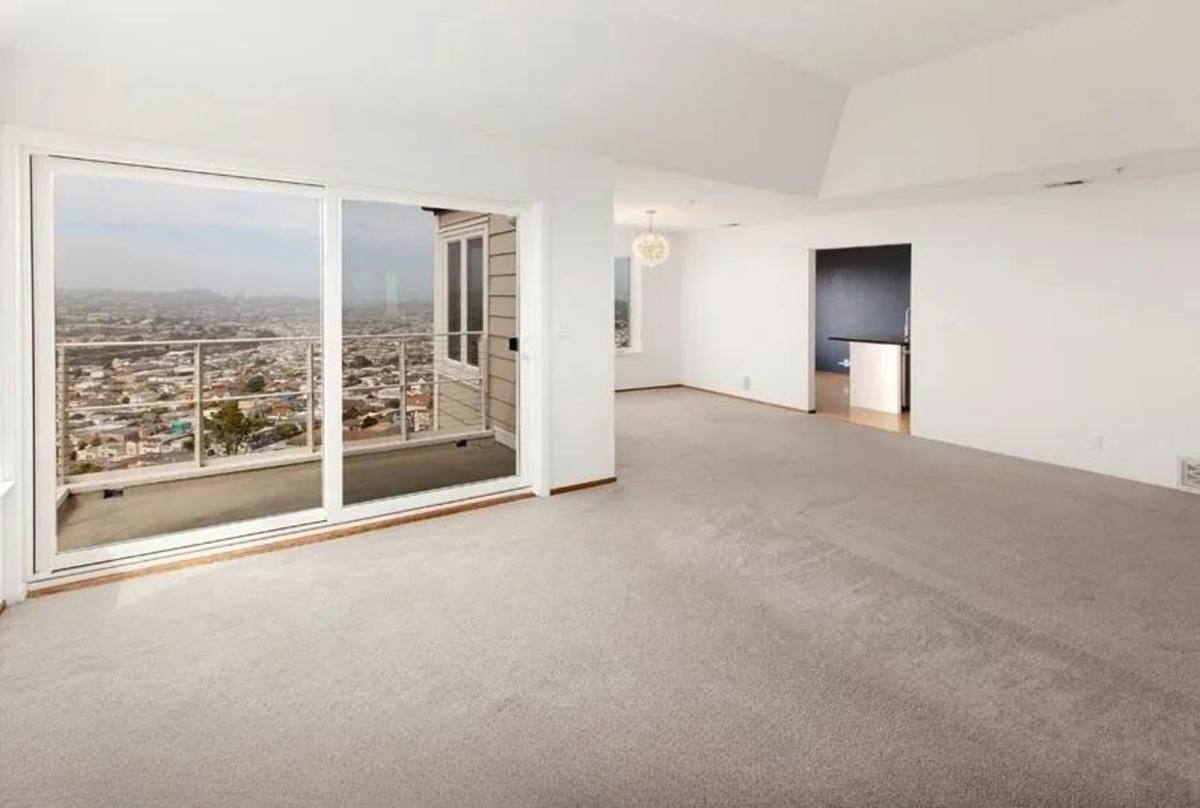Townhouse for rent at 420 Pointe Pacific Dr, Daly City, CA 94014