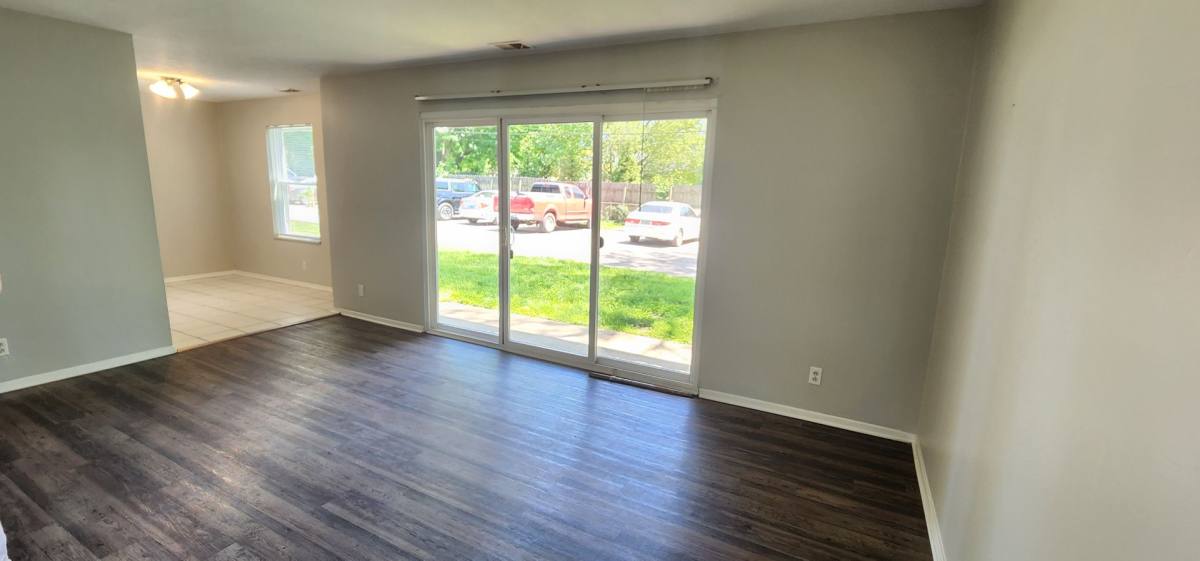 Apartment for rent at 9302 Aylesbury Dr, Louisville, KY 40242
