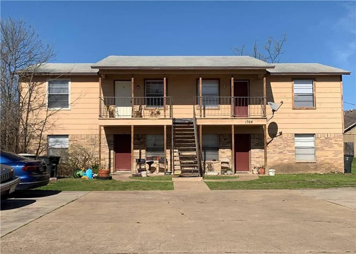 Apartment for rent at 1704 Cedarhill Dr, Killeen, TX 76543