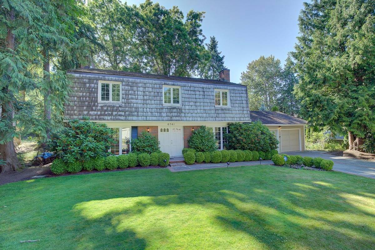 House for rent at 6741 81st Ave SE, Mercer Island, WA 98040