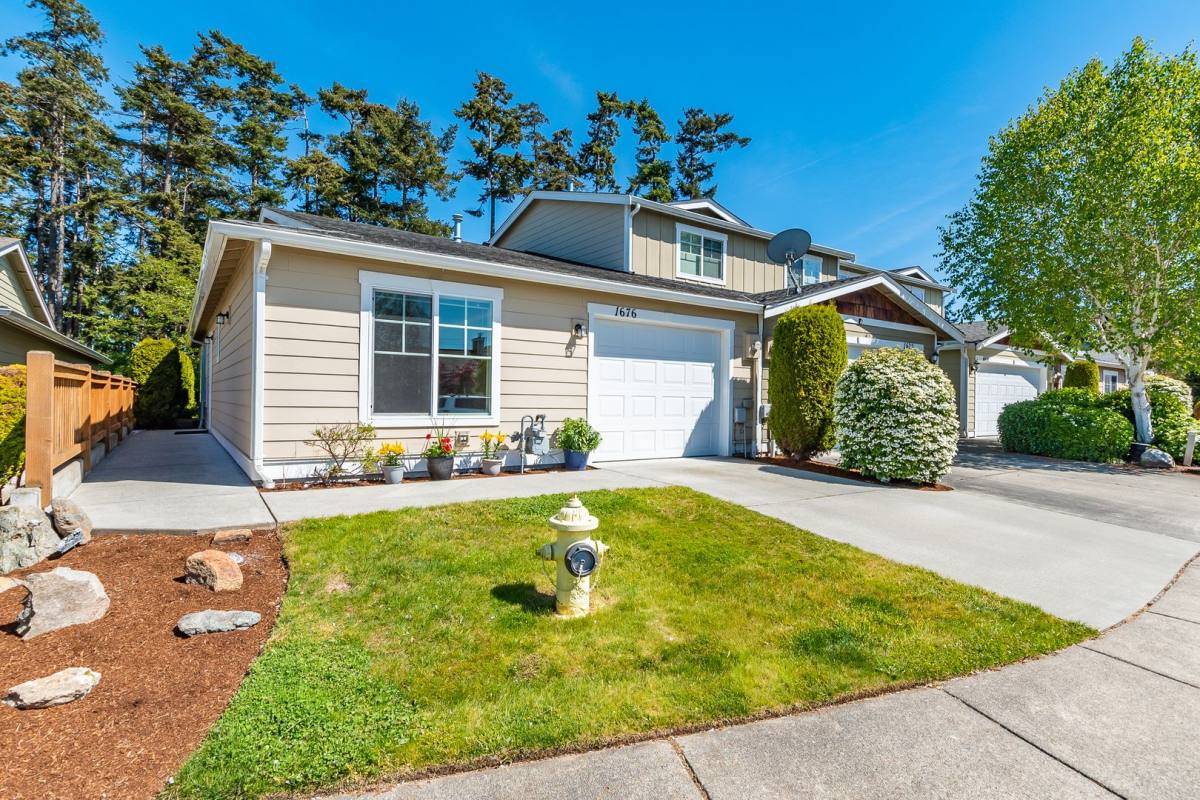 Apartment for rent at 1676 SW Stremler Dr, Oak Harbor, WA 98277