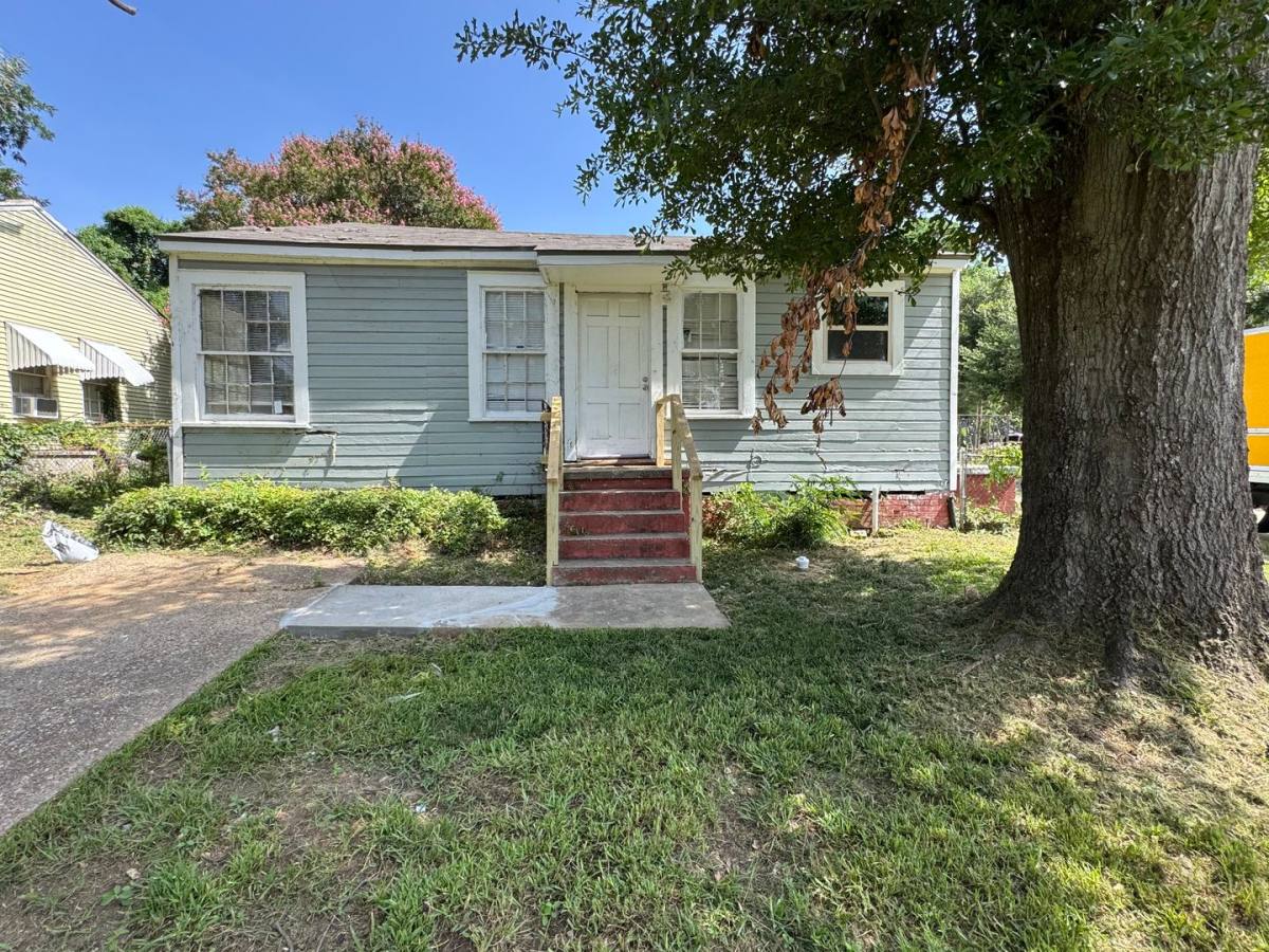 House for rent at 3102 W Laurel St, Shreveport, LA 71109