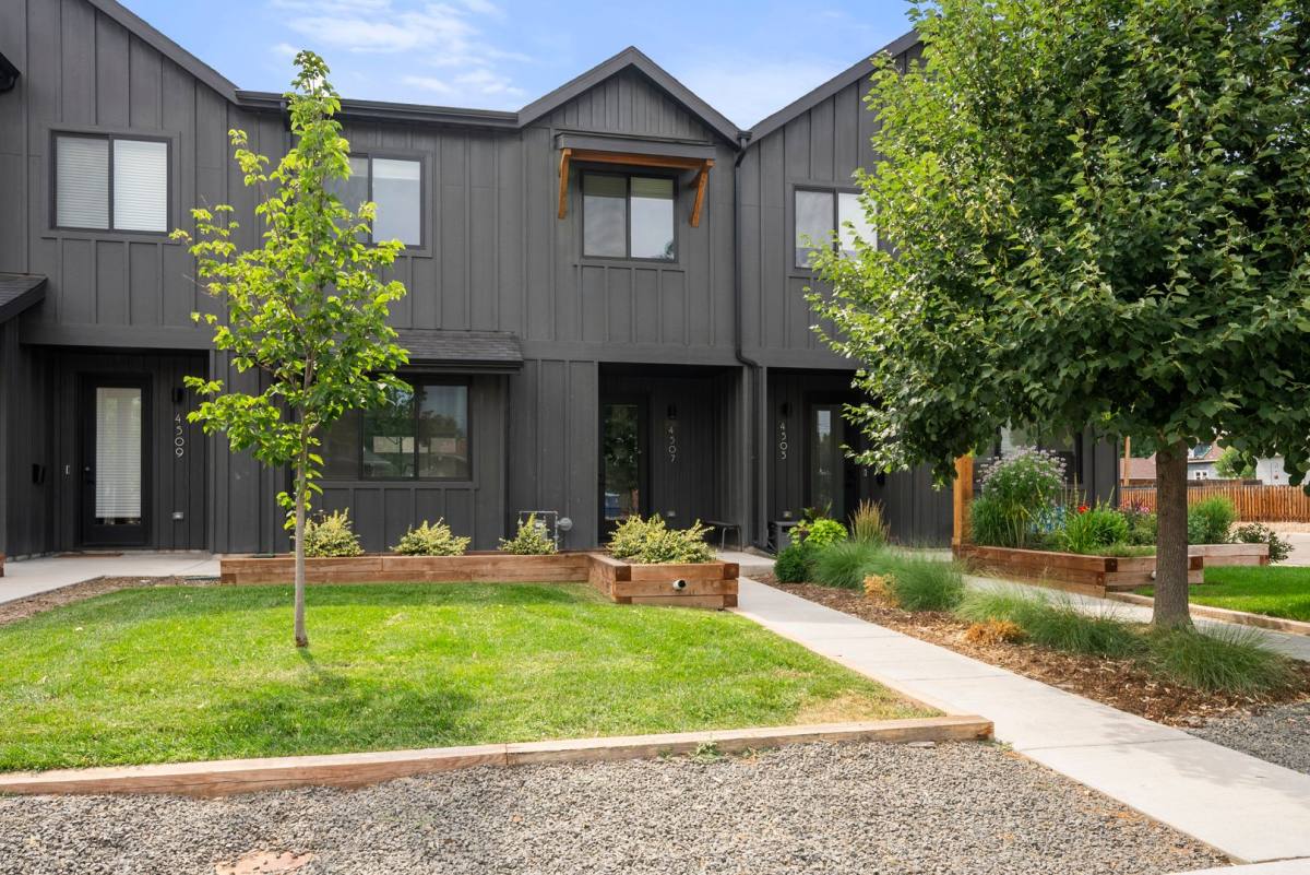 Townhouse for rent at 4507 S Acoma St, Englewood, CO 80110