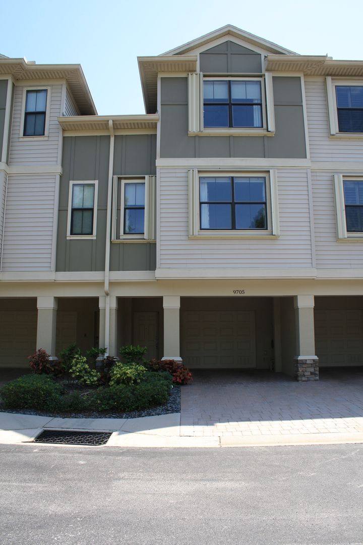 Townhouse for rent at 9705 Bay Grove Lane, Tampa, FL 33615