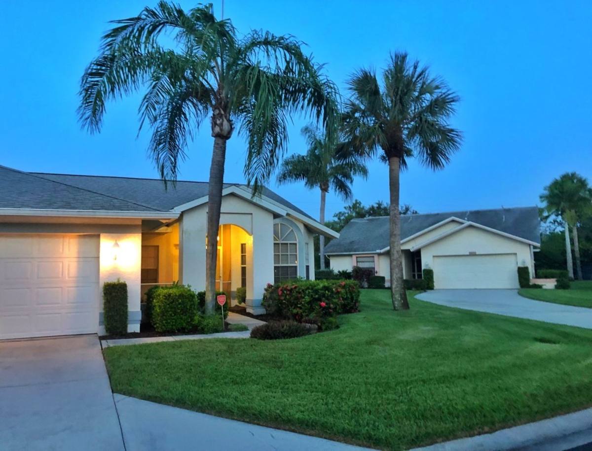 House for rent at 10201 Regent Circle, Naples, FL 34109