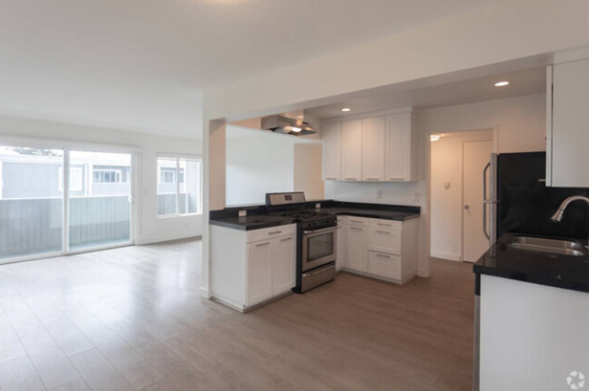 Apartment for rent at 1251 14th St, Santa Monica, CA 90404