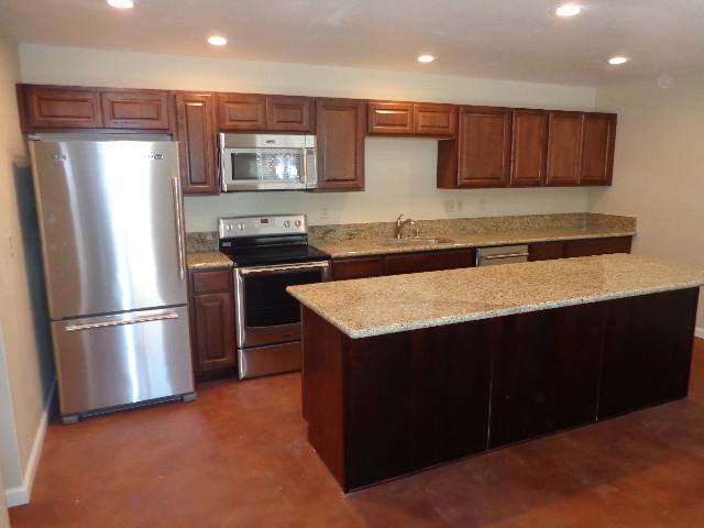 Apartment for rent at 962-964 Chalcedony, San Diego, CA 92109