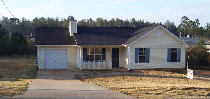 House for rent at 13 Chelsea Lane, Grantville, GA 30220