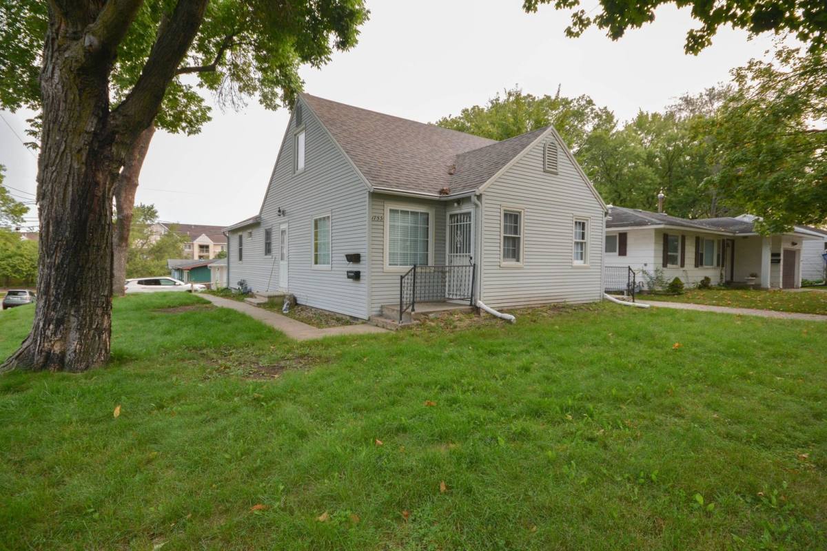 Apartment for rent at 1751-1753 1st St NW, Rochester, MN 55901