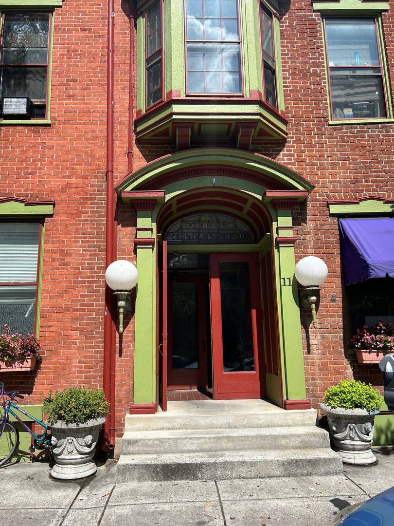 Apartment for rent at 25 W Pomfret St, Carlisle, PA 17013
