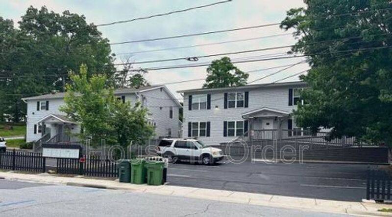 Apartment for rent at 307 8th Ave E #203, Hendersonville, NC 28792