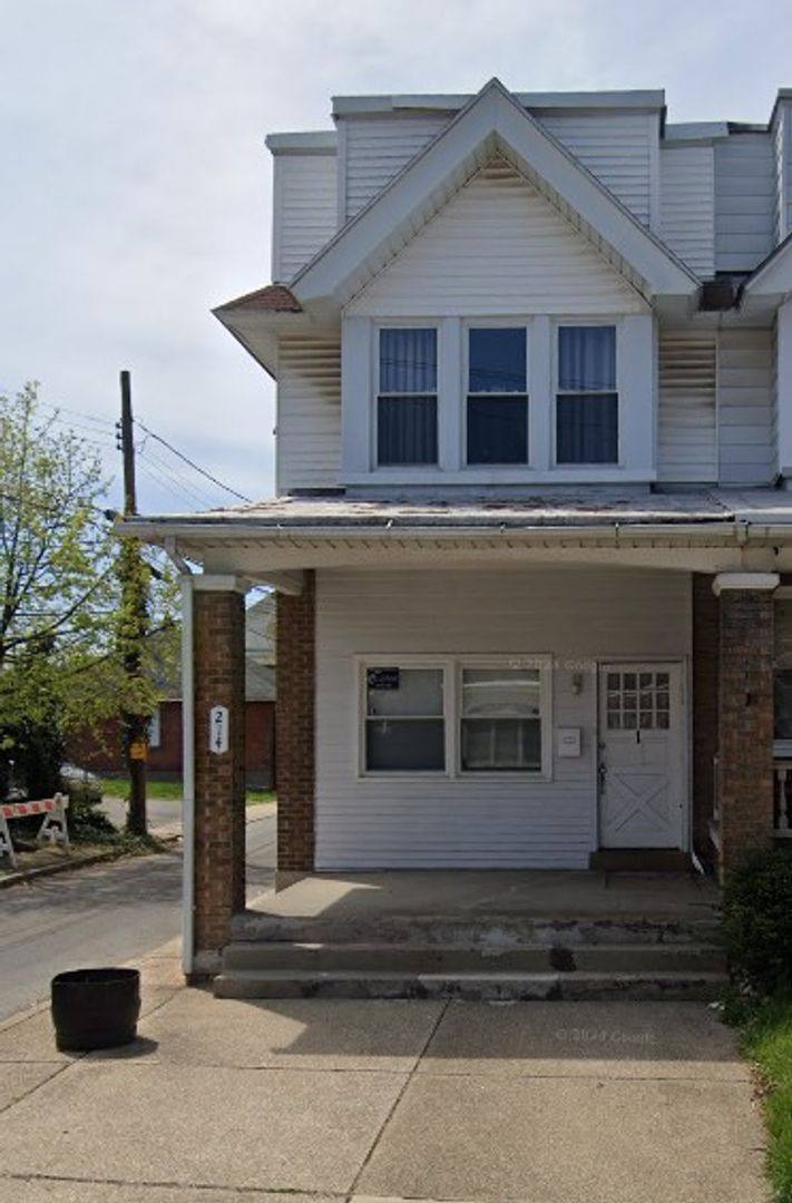 Apartment for rent at 214 N Saint Cloud St, Allentown, PA 18104