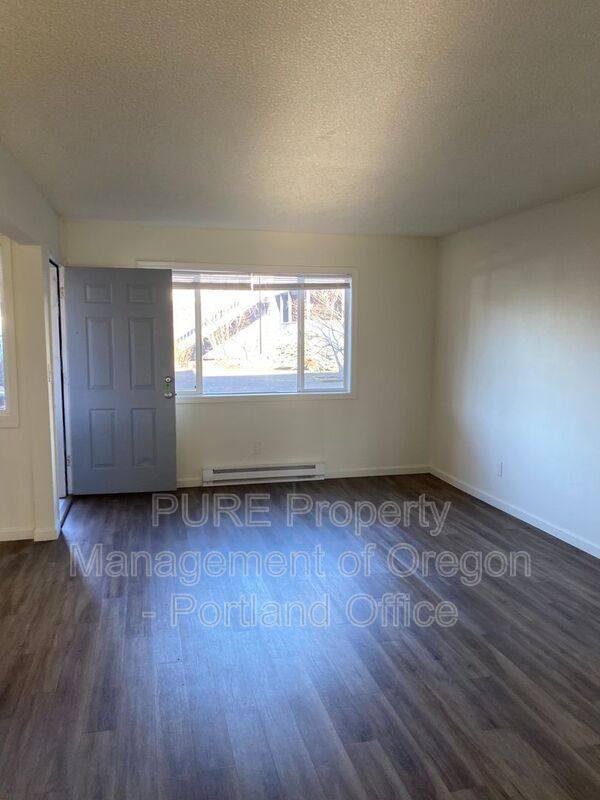 Apartment for rent at 760 Plymouth Dr NE, Salem, OR 97303