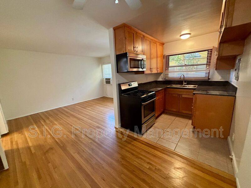 Apartment for rent at 1702 W Victory Blvd #B, Burbank, CA 91506
