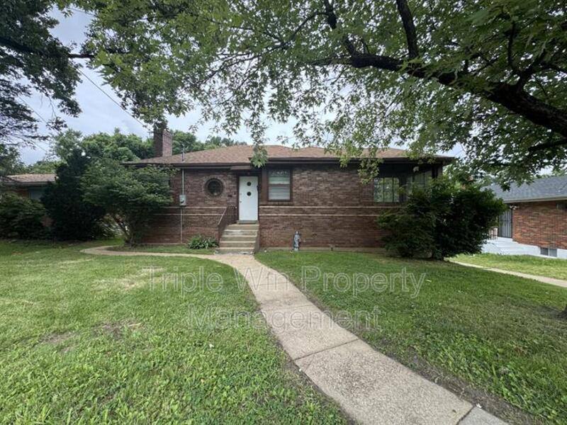 House for rent at 550 N Elizabeth Ave, Saint Louis, MO 63135