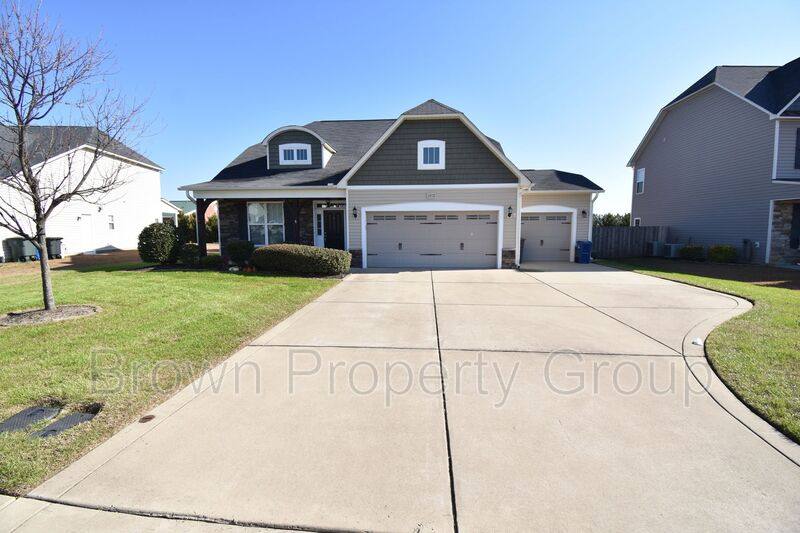 House for rent at 1072 Ronald Reagan Dr, Fayetteville, NC 28311