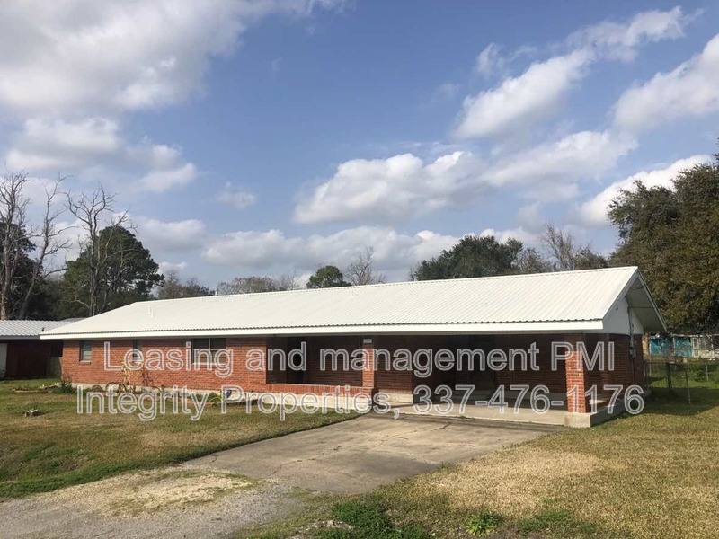 House for rent at 2809 S Curtis Dr, New Iberia, LA 70560