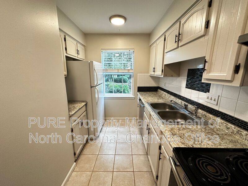Townhouse for rent at 11020 Hunter Trail Lane, Charlotte, NC 28226