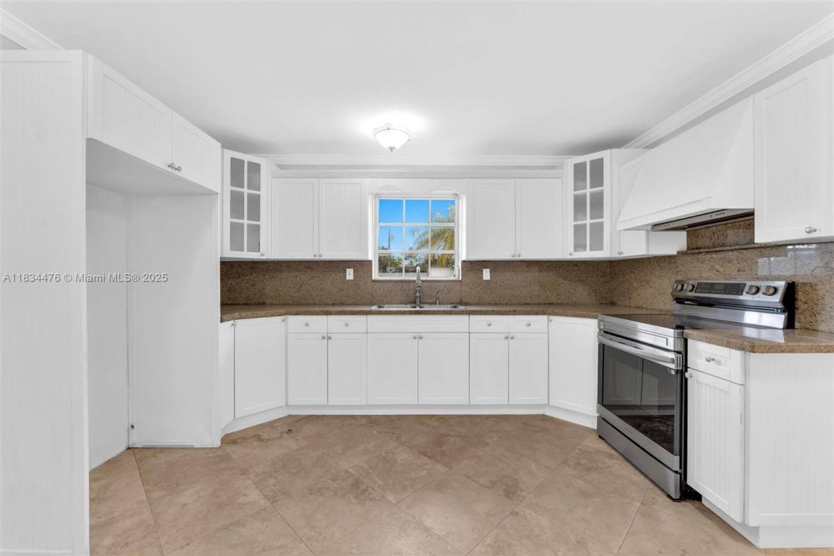 House for rent at 7920 NW 171st St, Hialeah, FL 33015