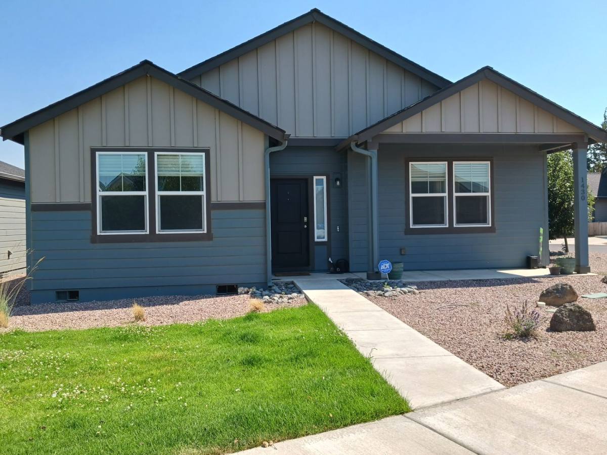 House for rent at 1430 NW Underpass Place, Redmond, OR 97756