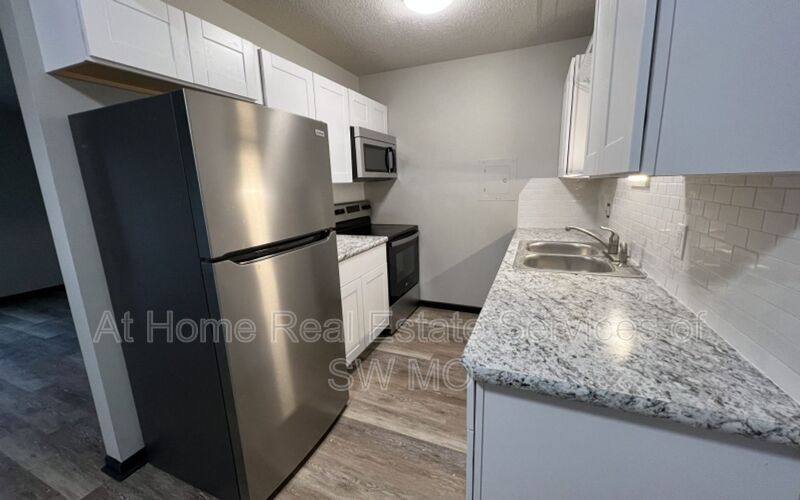 Apartment for rent at 1242 E Cherry #102, Springfield, MO 65802