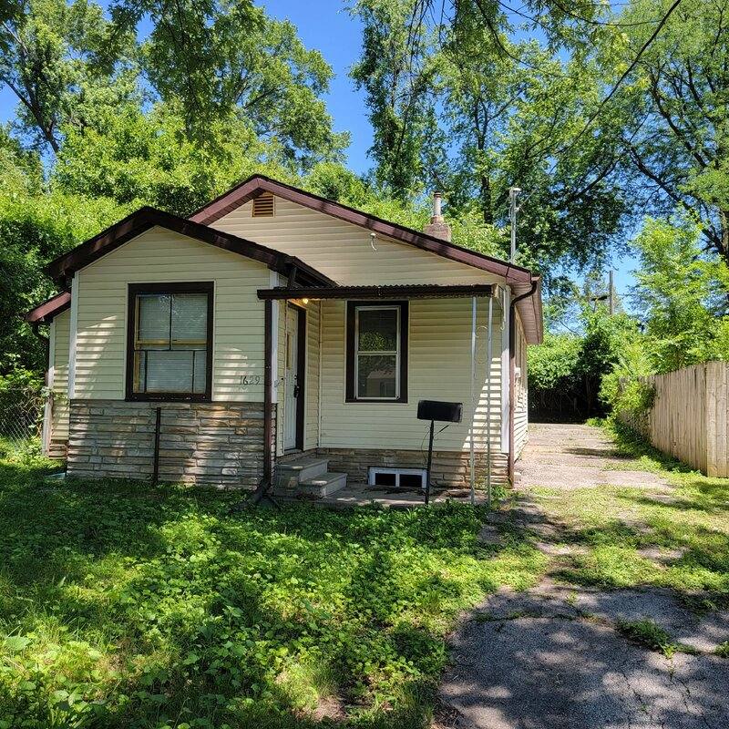 House for rent at 1629 56th St, Des Moines, IA 50310