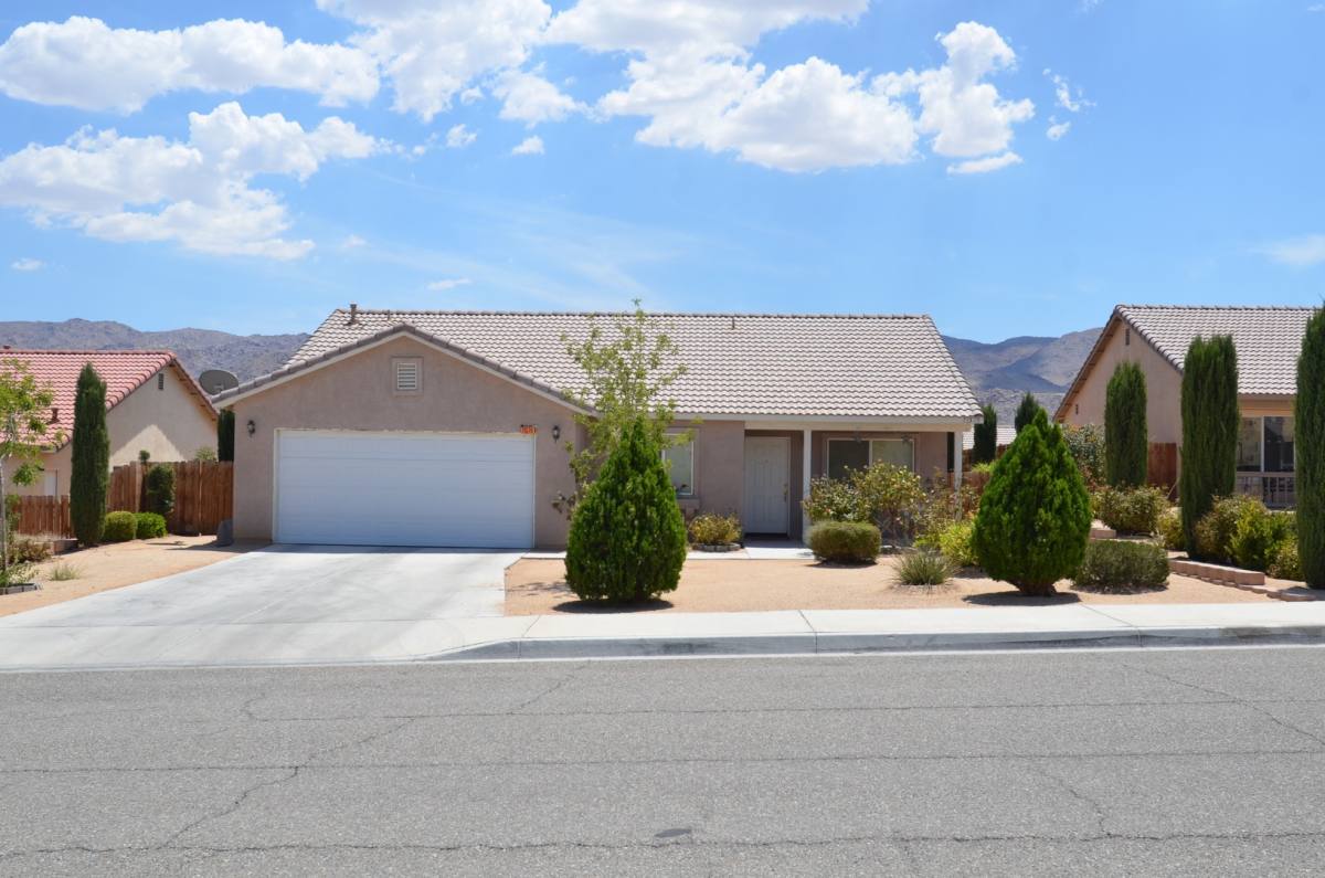 House for rent at 71579 Sunnyvale Dr, Twentynine Palms, CA 92277