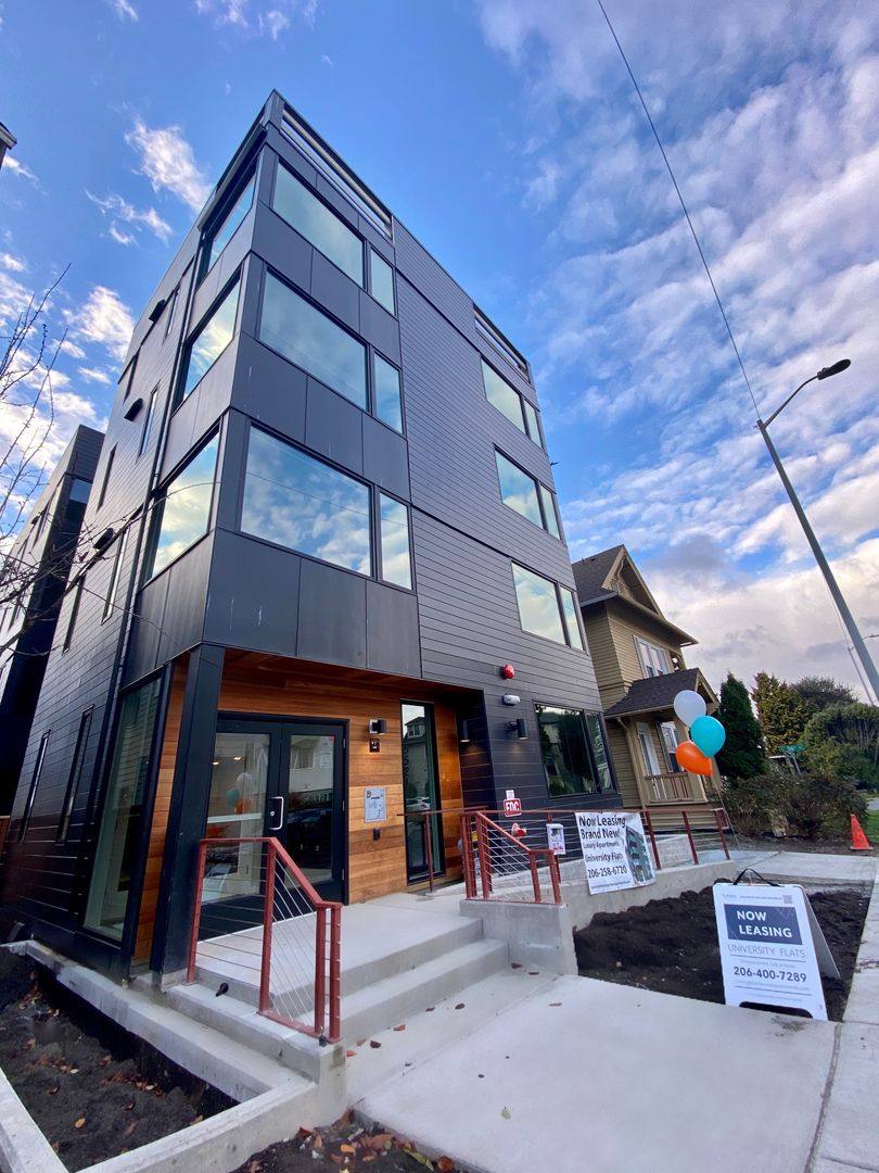 Apartment for rent at 5521 15th Ave NE, Seattle, WA 98105
