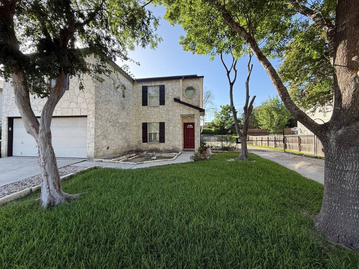 House for rent at 6851 Raintree Path, San Antonio, TX 78233