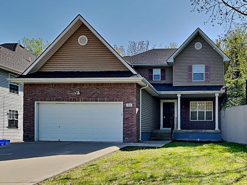 House for rent at 3939 Highland Ave, Kansas City, MO 64110