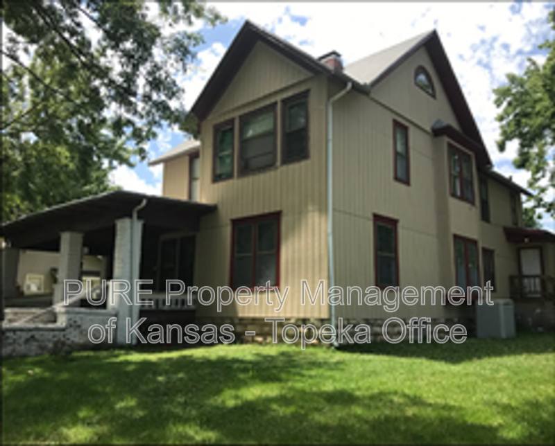 Apartment for rent at 1601 SW Mulvane St #3, Topeka, KS 66604