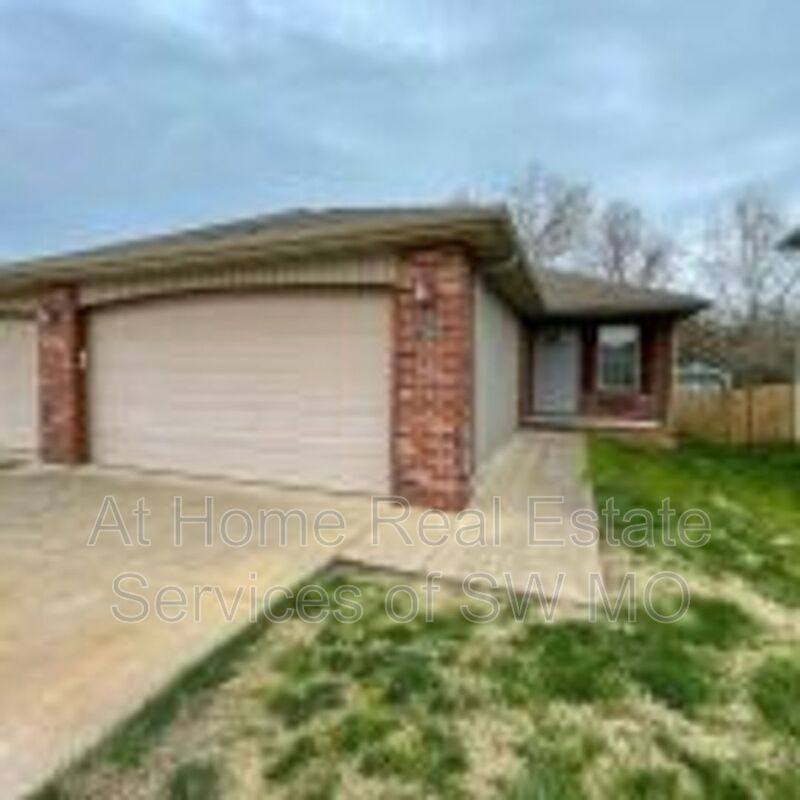Apartment for rent at 1959 S Farm Rd #123, Springfield, MO 65807