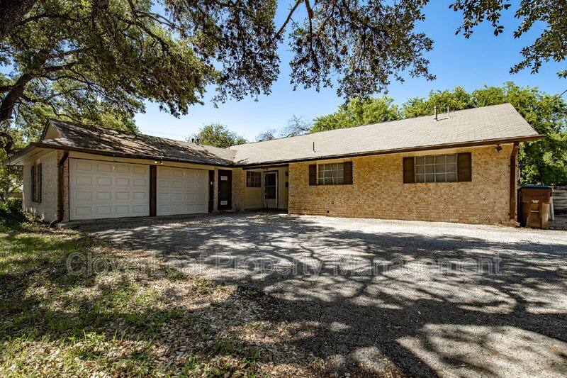 Apartment for rent at 6000 Evers Rd, San Antonio, TX 78238