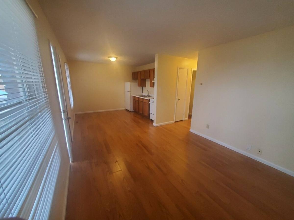 Apartment for rent at 603 S Maplewood Dr, Rantoul, IL 61866