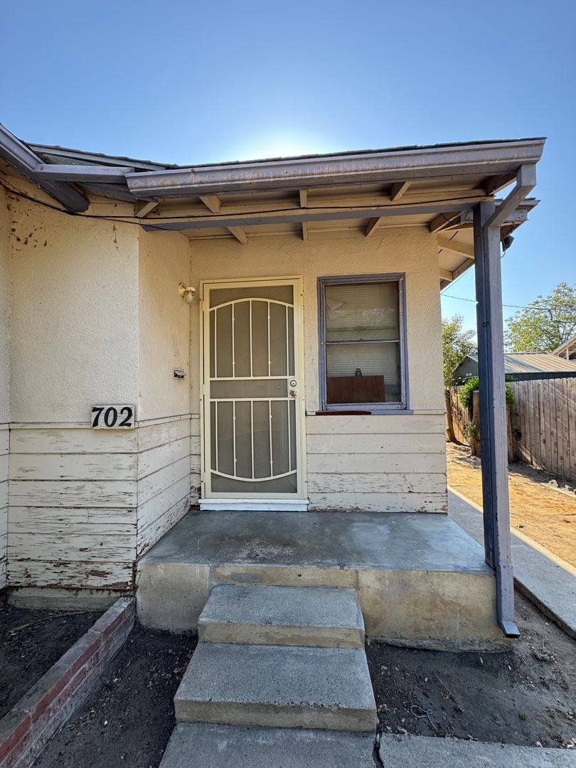 Apartment for rent at 700 - 706 N Jacob St, Visalia, CA 93291