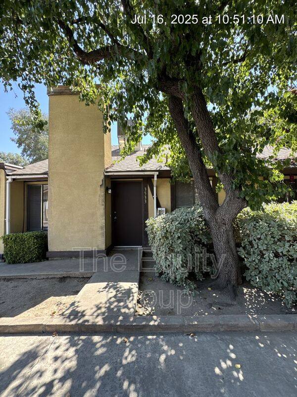 House for rent at 3533 S County Center, Visalia, CA 93277