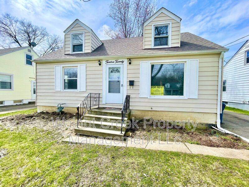 House for rent at 1220 Root Rd, Lorain, OH 44052