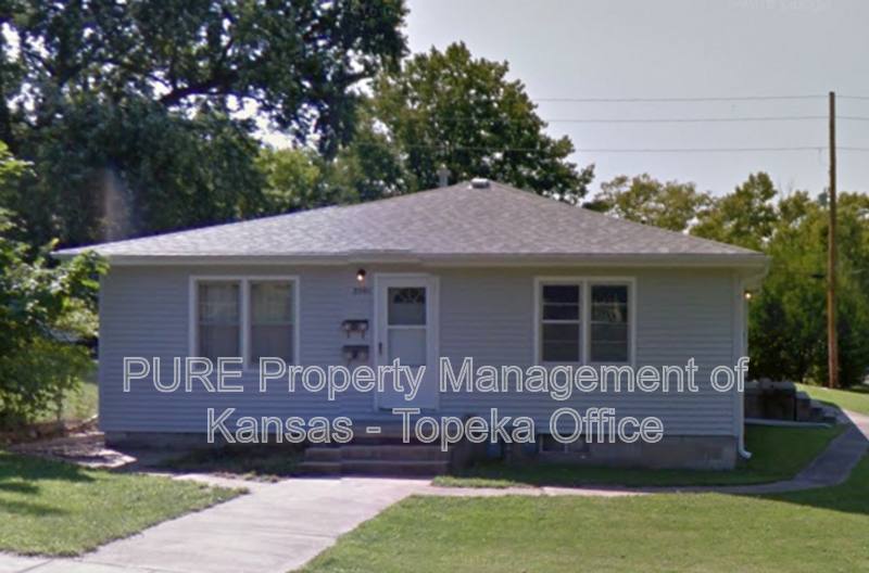 House for rent at 2501 SW Central Park Ave, Topeka, KS 66611