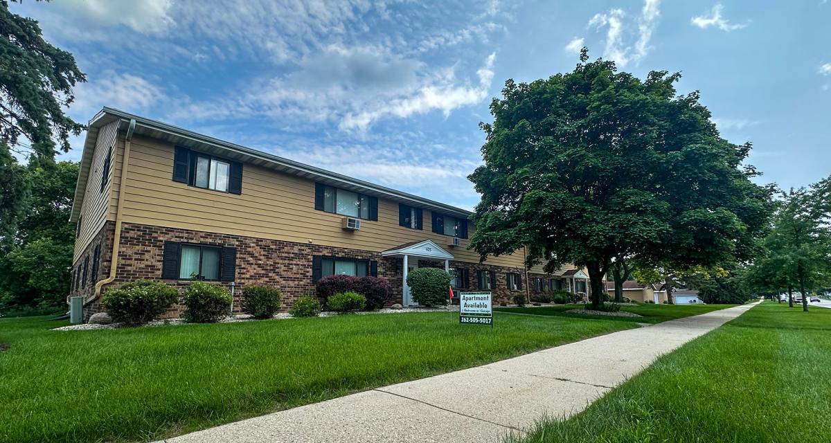 Apartment for rent at 625-627 S River Rd, West Bend, WI 53095