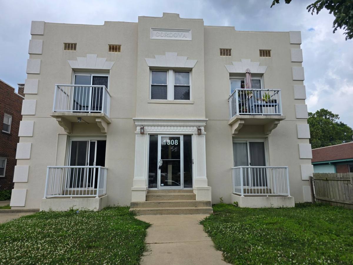 Apartment for rent at 1308 N Main, Bloomington, IL 61701