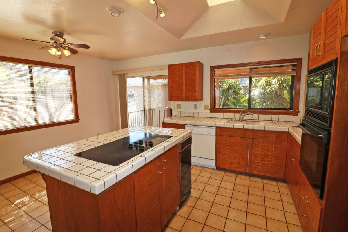 Apartment for rent at 3982- 86 1 2 Honeycutt St, San Diego, CA 92109