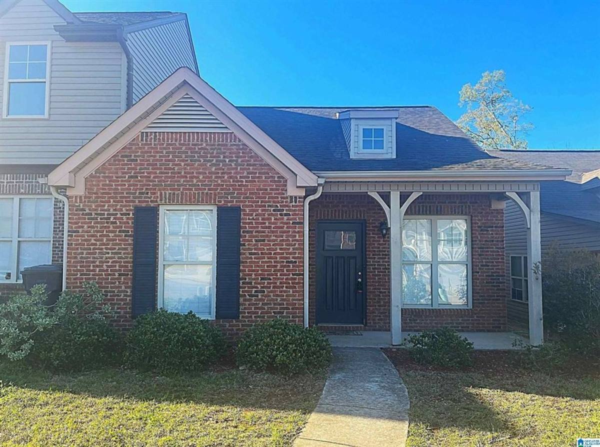 Townhouse for rent at 117 The Heights Dr, Calera, AL 35040
