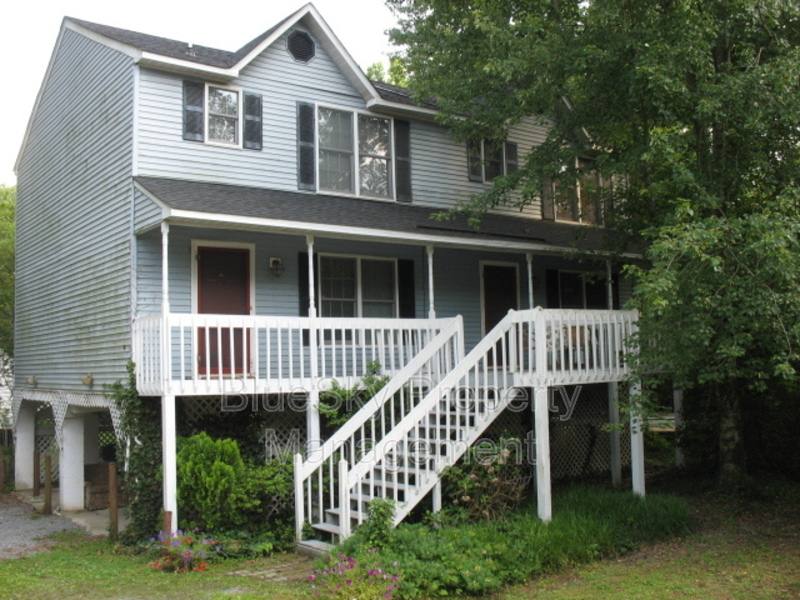 Apartment for rent at 1820 Stadium Rd, Charlottesville, VA 22903