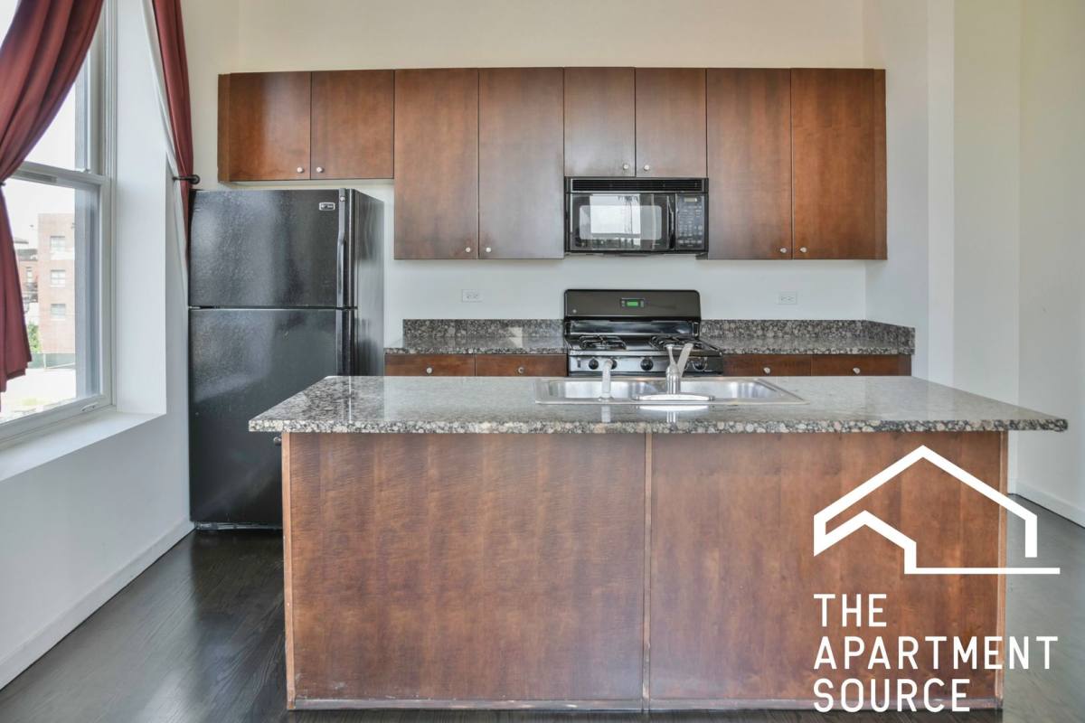 Apartment for rent at 2401 W N Ave, Chicago, IL 60647