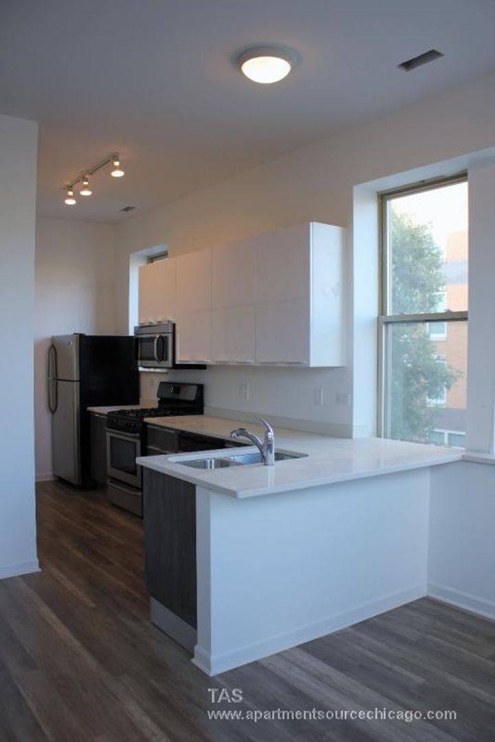 Apartment for rent at 2700 W N Ave, Chicago, IL 60647